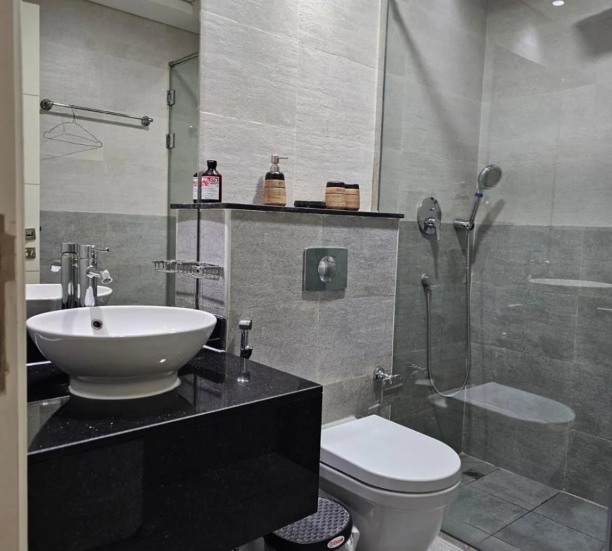 Homes2Retreat - Cozy & Elegant Studio In Jvc Dubai 0*,